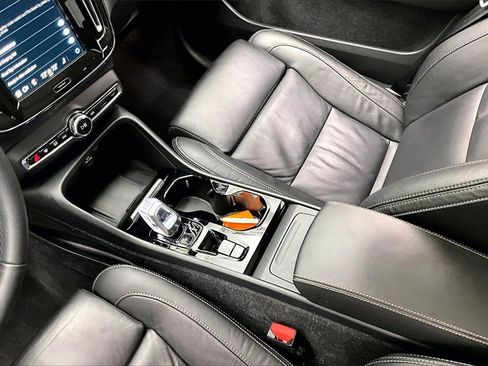 Used 2023 Volvo XC40 B5 Ultimate w/ Climate Package image 14