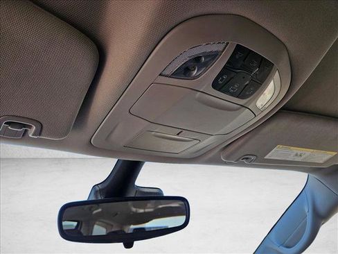 Used 2023 Chrysler Pacifica Touring-L FWD image 18