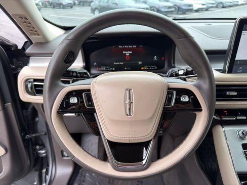 Used 2023 Lincoln Aviator AWD w/ Elements Package image 17