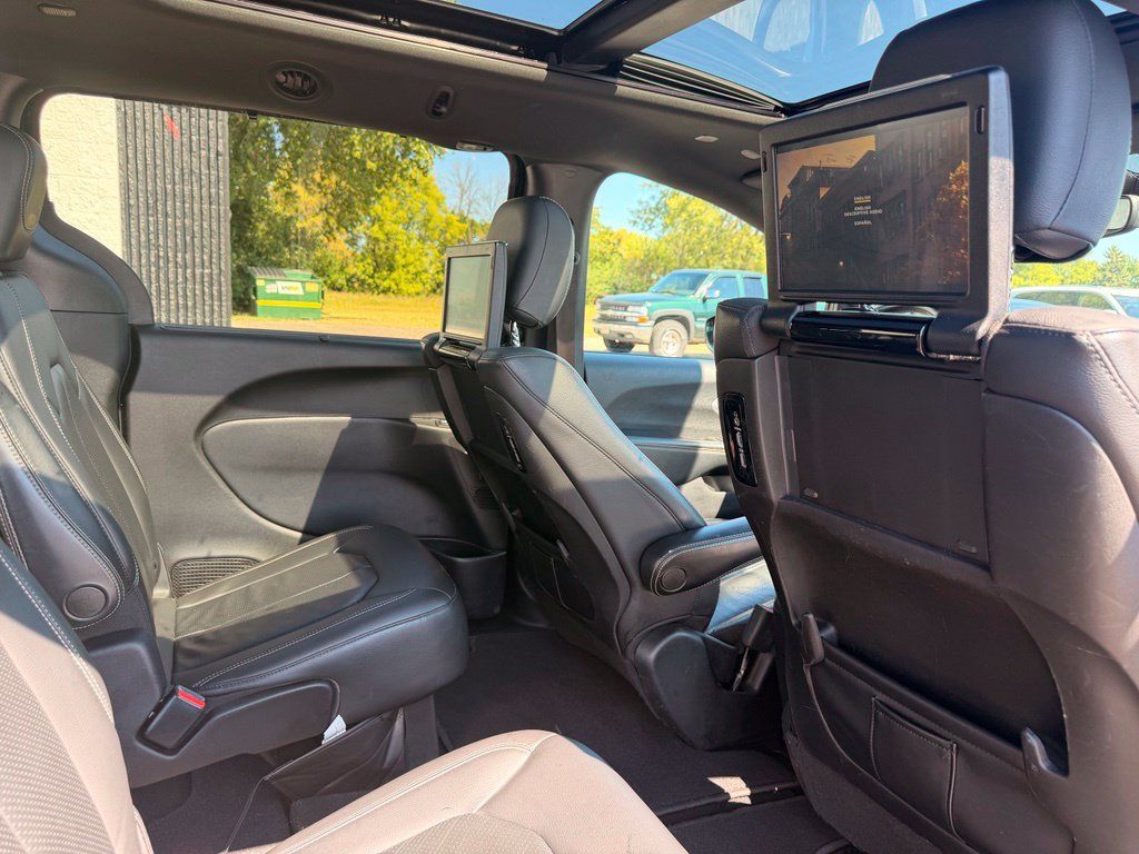 Used 2021 Chrysler Pacifica Touring-L w/ Uconnect Theater Family Group AWD/4WD image 28