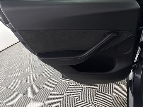 Used 2022 Tesla Model Y Performance AWD/4WD image 11