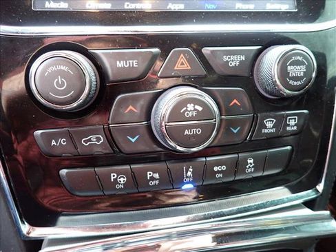 Used 2021 Jeep Grand Cherokee SRT image 23