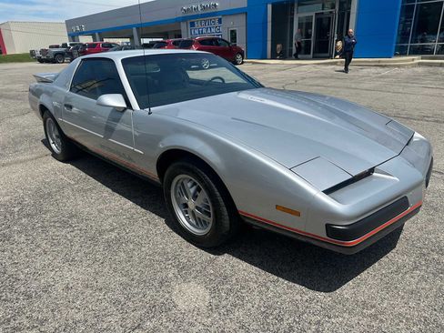 Used 1987 Pontiac Firebird Coupe RWD image 3