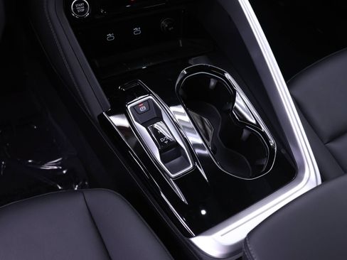 Certified 2025 Audi Q5 Premium AWD/4WD image 17