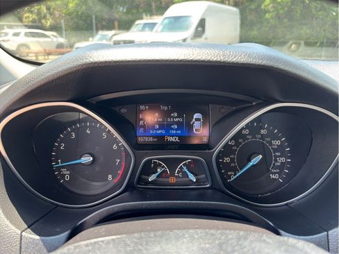 Used 2017 Ford Focus SE FWD image 17