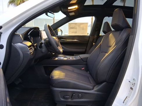 New 2026 INFINITI QX60 Sport w/ Dark Cargo Package AWD/4WD image 18