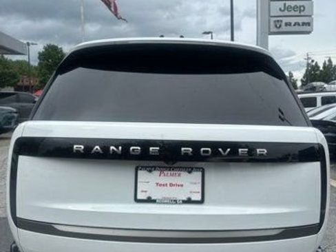 Used 2024 Land Rover Range Rover SE AWD/4WD image 8