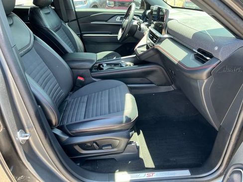 Used 2025 Ford Explorer ST-Line w/ Premium Package RWD image 16