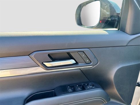 Used 2026 GMC Terrain Elevation w/ Black Edition image 9