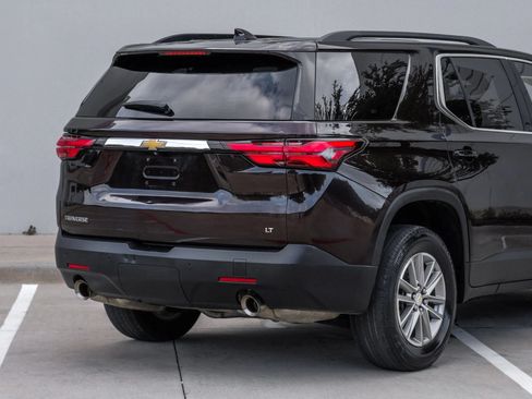 Used 2022 Chevrolet Traverse LT FWD image 11
