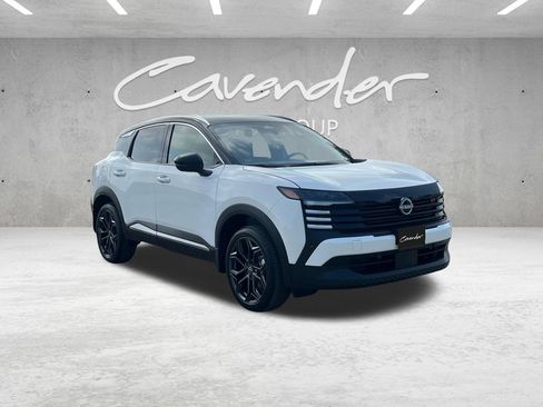 New 2026 Nissan Kicks SR FWD image 2