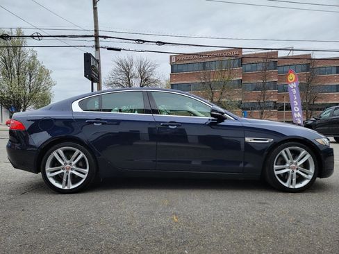 Used 2017 Jaguar XE Prestige image 7