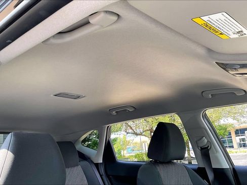 Used 2025 Kia Seltos LX AWD/4WD image 25