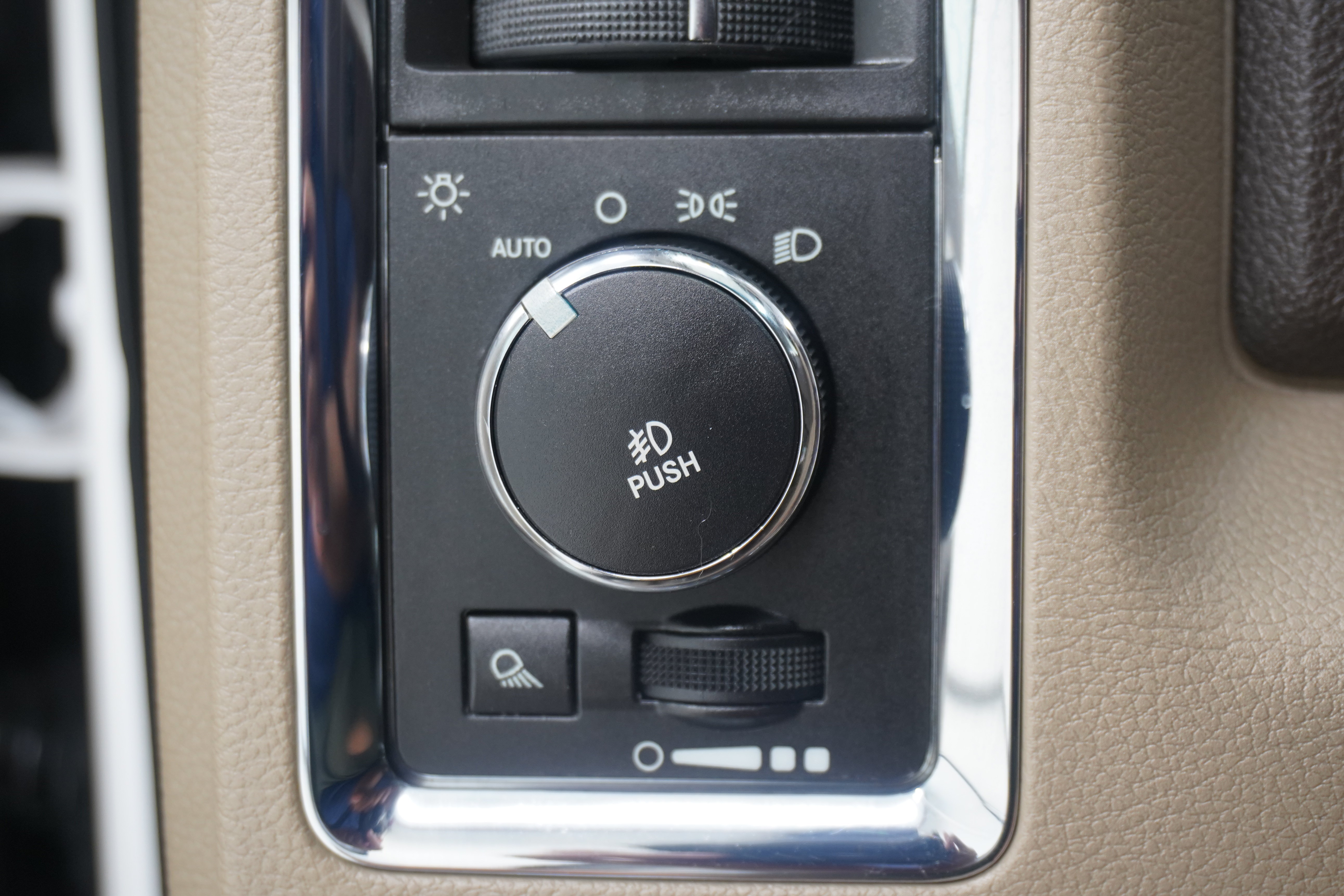 Used 2012 RAM 1500 Laramie RWD image 23