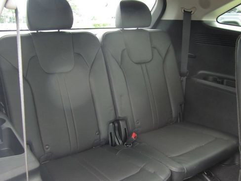 Used 2023 Kia Sorento SX AWD/4WD image 11