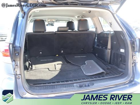 Used 2019 Toyota Highlander Plus AWD/4WD image 15