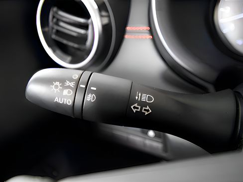 Used 2021 Nissan Kicks SR w/ SR Premium Package FWD image 25