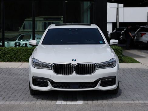 Used 2016 BMW 750i xDrive image 3