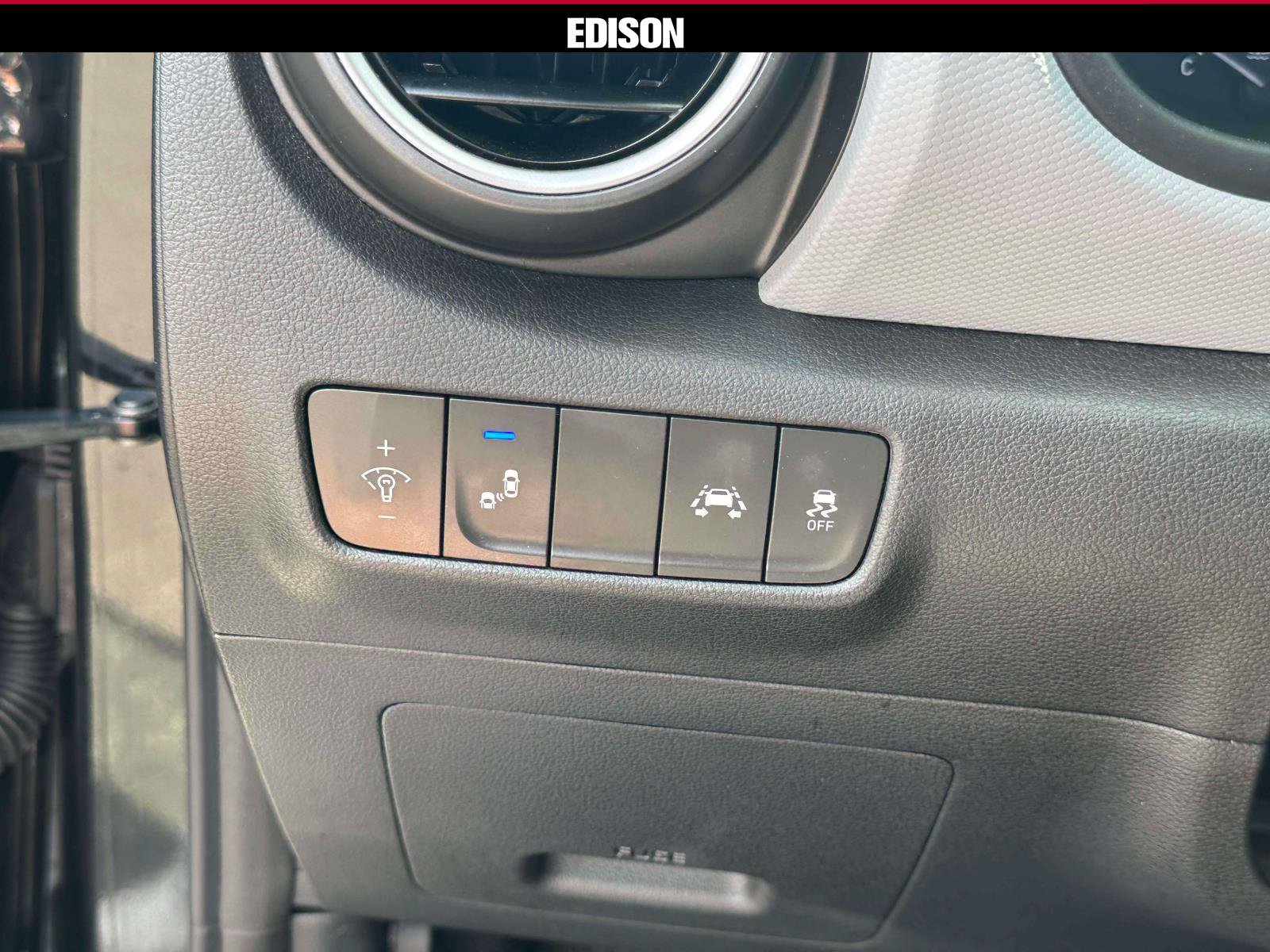 Used 2019 Hyundai Kona Limited w/ Cargo Package AWD/4WD image 19