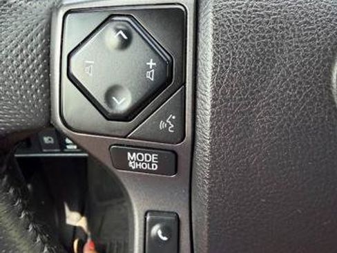 Used 2021 Toyota Tacoma TRD Sport w/ Technology Package AWD/4WD image 17
