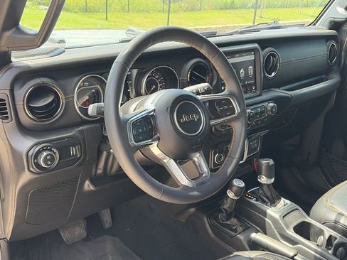 Used 2023 Jeep Gladiator Overland AWD/4WD image 16