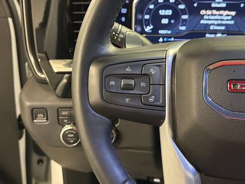 Used 2023 GMC Sierra 1500 SLT AWD/4WD image 34