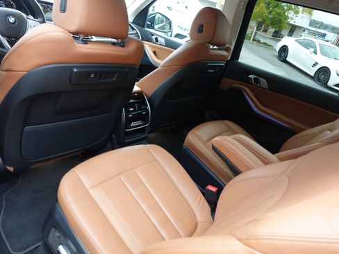 Used 2022 BMW X7 xDrive40i w/ Parking Assistance Package image 20