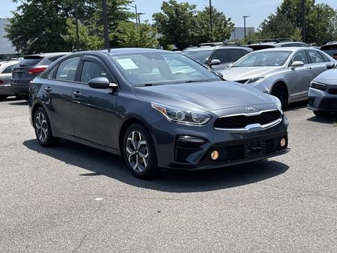 Used 2020 Kia Forte LXS FWD image 1