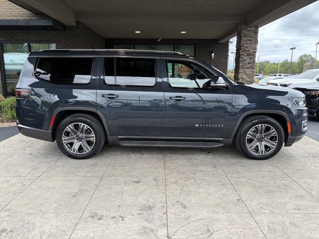 Used 2022 Jeep Wagoneer Series III w/ Rear Seat Video Group 1 AWD/4WD image 5