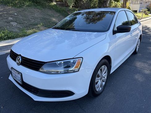 Used 2014 Volkswagen Jetta S image 3