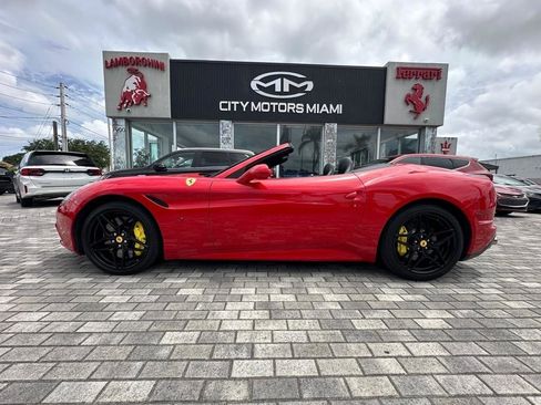 Used 2015 Ferrari California T RWD image 14