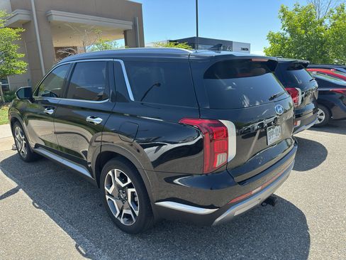 Used 2023 Hyundai Palisade SEL AWD/4WD image 3