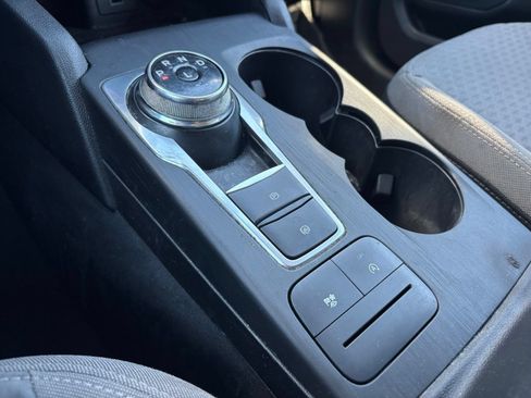 Used 2022 Ford Escape SE FWD image 13