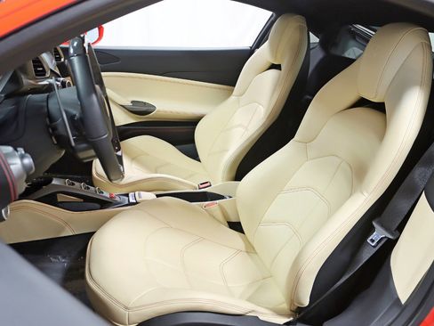 Used 2018 Ferrari 488 GTB image 28