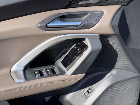 Used 2025 Audi Q5 Premium Plus image 11