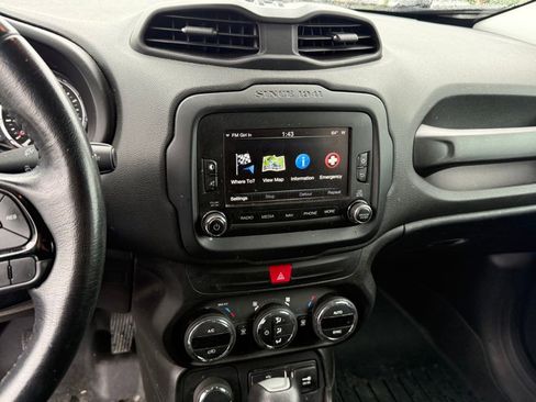 Used 2017 Jeep Renegade Altitude AWD/4WD image 19