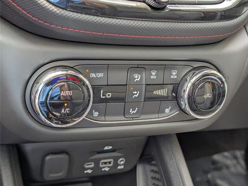 Used 2023 Chevrolet TrailBlazer RS w/ Sun and Liftgate Package AWD/4WD image 31