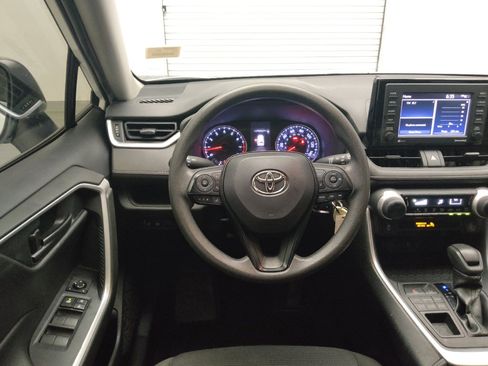 Used 2020 Toyota RAV4 LE AWD/4WD image 22
