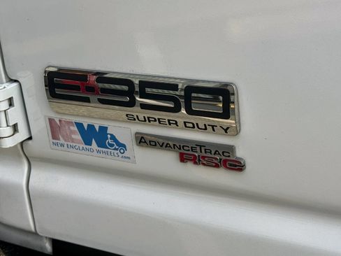 Used 2011 Ford E-350 and Econoline 350 Extended Super Duty w/ PWR Group image 26