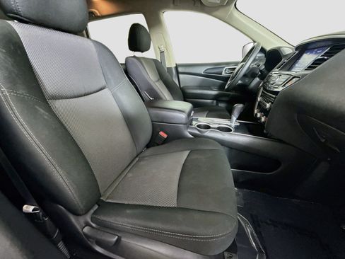 Used 2020 Nissan Pathfinder SV FWD image 29