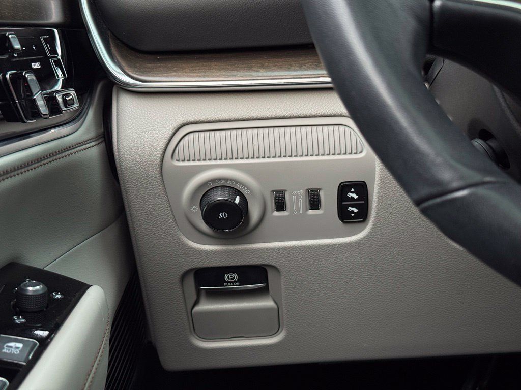 Used 2023 Jeep Grand Wagoneer 4WD image 50