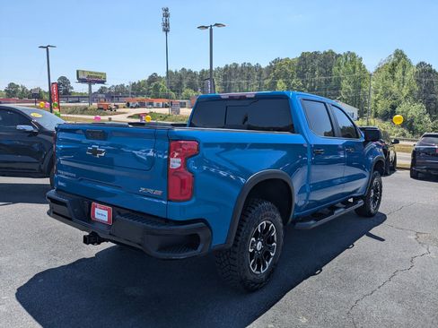 Used 2022 Chevrolet Silverado 1500 ZR2 w/ Technology Package image 5