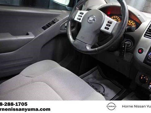 Used 2018 Nissan Frontier SV w/ Value Truck Package AWD/4WD image 10