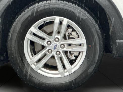 Used 2023 Ford Explorer XLT w/ Equipment Group 202A image 25