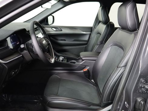 New 2026 Jeep Grand Cherokee Altitude image 15