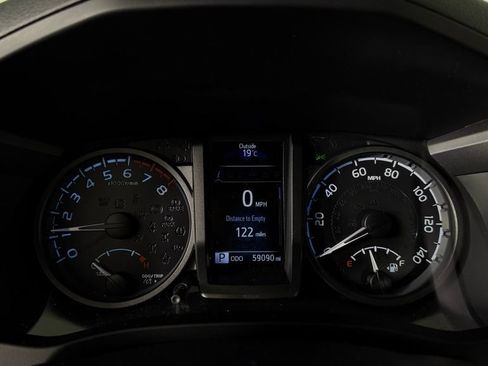 Used 2021 Toyota Tacoma TRD Sport AWD/4WD image 17