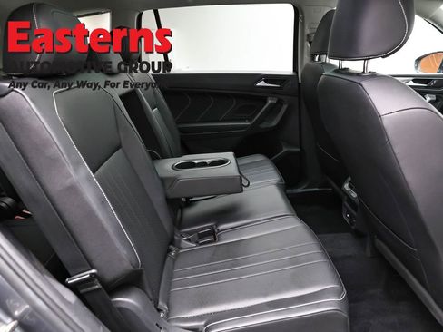 Used 2022 Volkswagen Tiguan SE w/ Panoramic Sunroof Package image 22