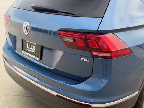 Used 2018 Volkswagen Tiguan SE w/ Front Fog Lights Package FWD image 8