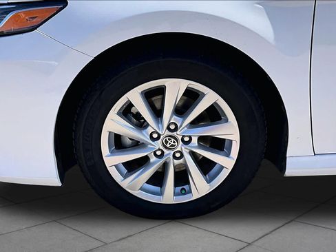 Used 2021 Toyota Camry LE FWD image 11