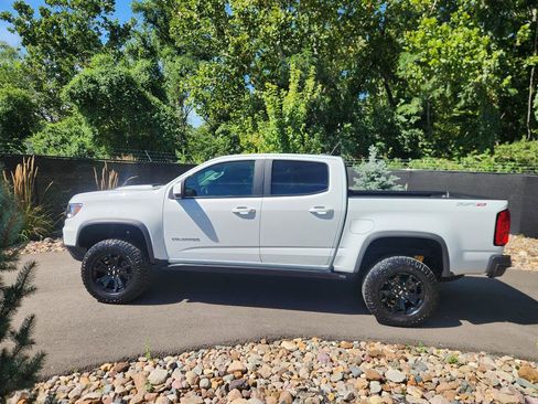 Used 2022 Chevrolet Colorado ZR2 w/ ZR2 Dusk Special Edition image 2